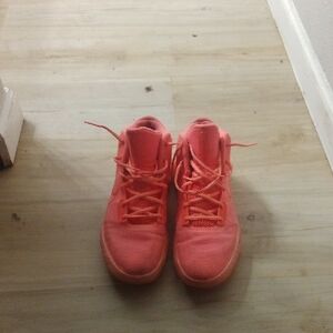 Kyrie 4 Flytrap EP "CRIMSON PULSE"